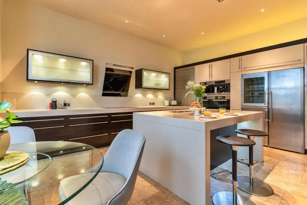 Stratford House - Luxury 4 Bed Townhouse