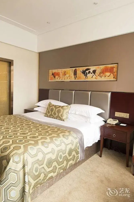Trade Winds Hotel