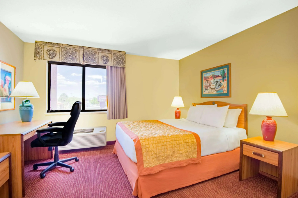 Hawthorn Suites by Wyndham Albuquerque