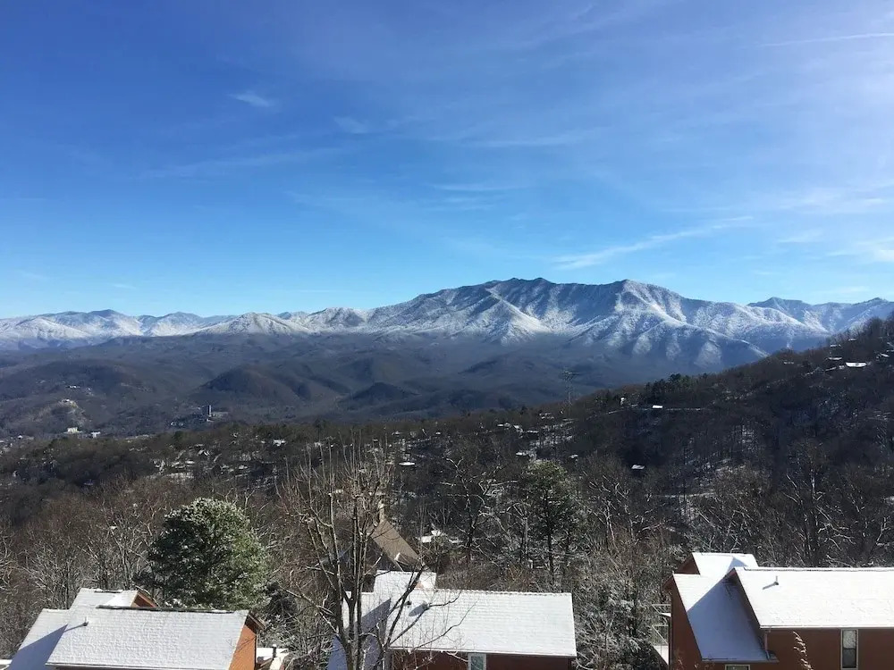 Smoky Top Summit 2 Bedroom Condo by RedAwning