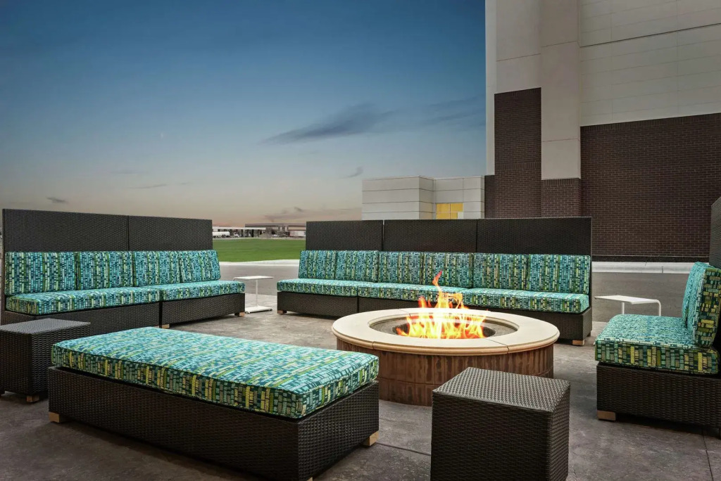 Home2 Suites by Hilton Brooklyn Park Minneapolis