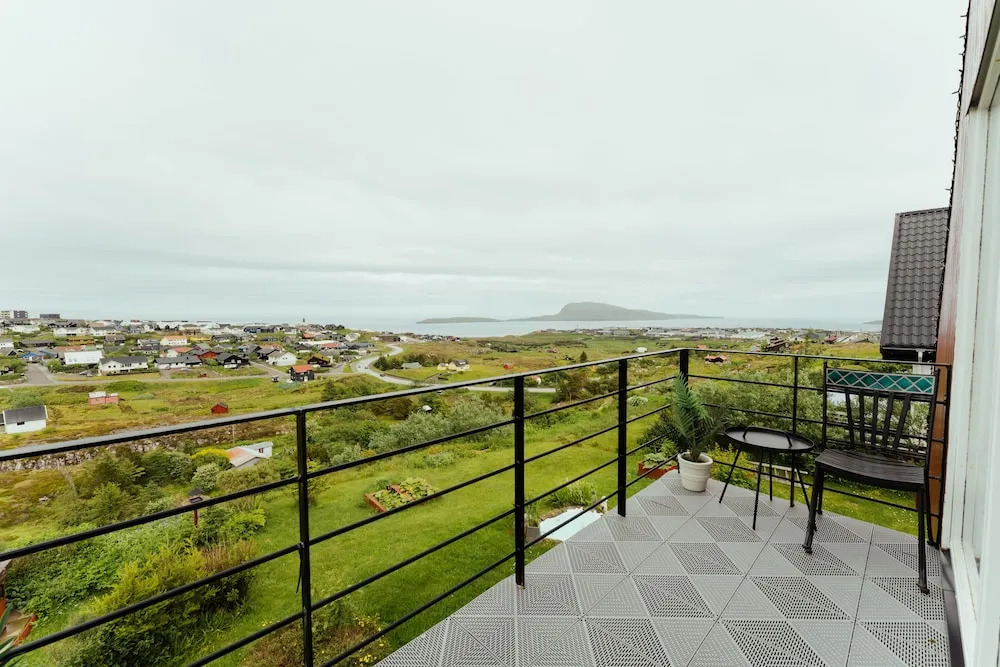 Great 3 BR Loft Apt - Views-Free Parking