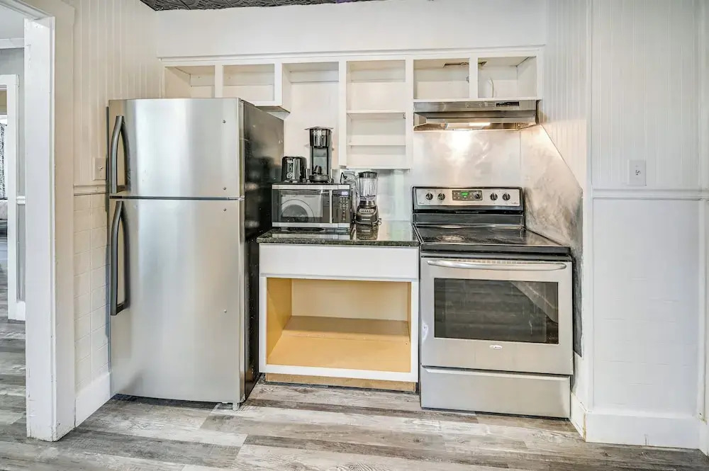 1 Mi to Broadway at the Beach: Home w/ Porch!