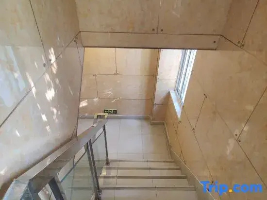 Shanghai Jianci Hotel (Shanghai Taierzhuang Road Subway Station)