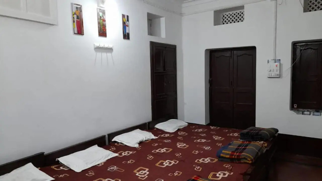 Call on 79031-58122 for booking-Rupak Rest house Near Temple only 2 min walking distance