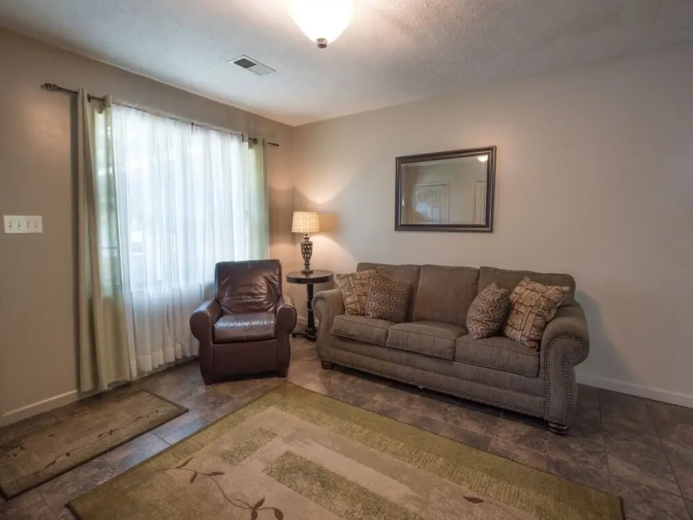 River Cottage 3 Bedroom Downtown Home with Hot Tub