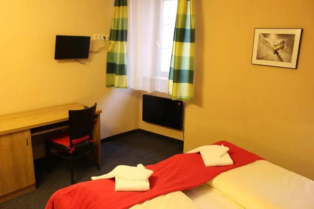 Jasmin Pension Central Location Shared Kitchen Pet Friendly