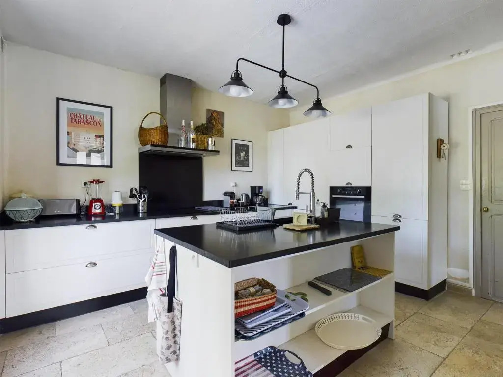 Maison Tarascon, 6 pièces, 8 personnes - FR-1-599-56