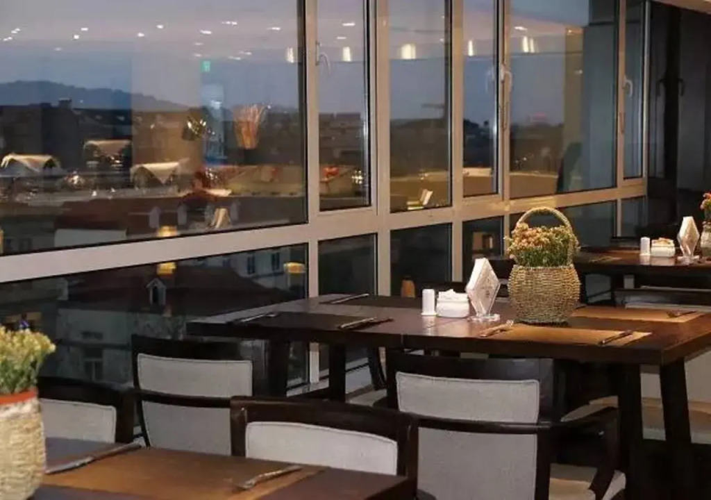 Wushan Pleasure Hotel