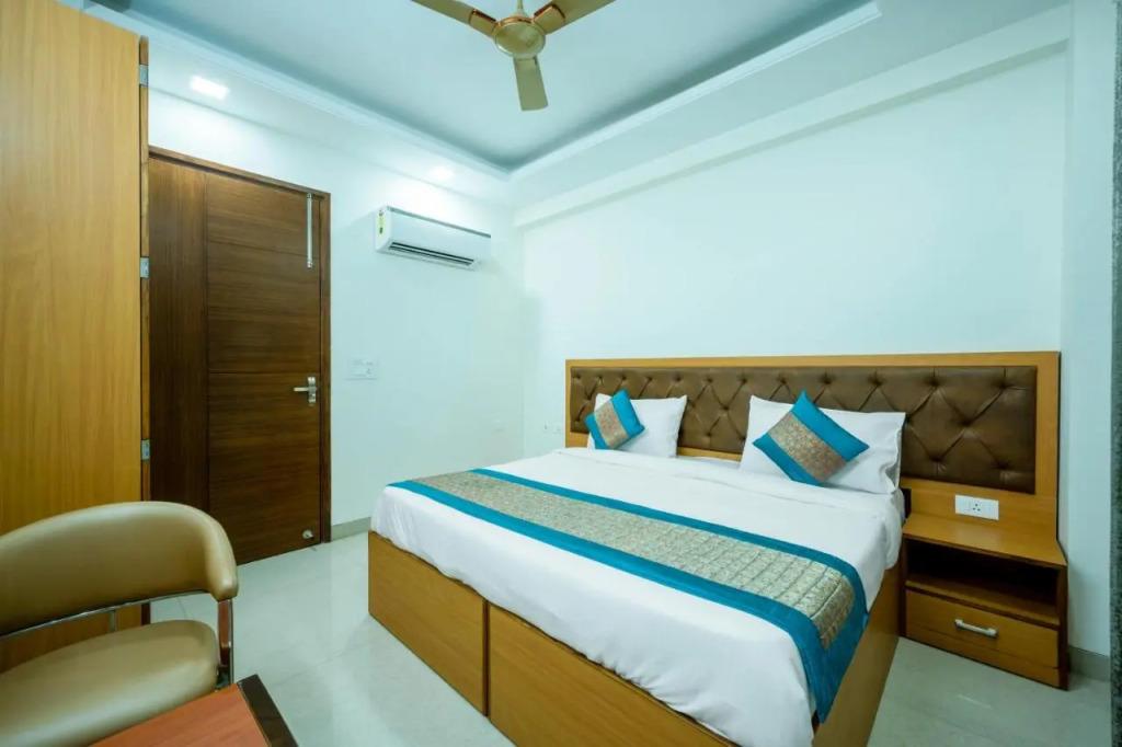 The Palms Inn I Near Medanta Medicity I Sec-38