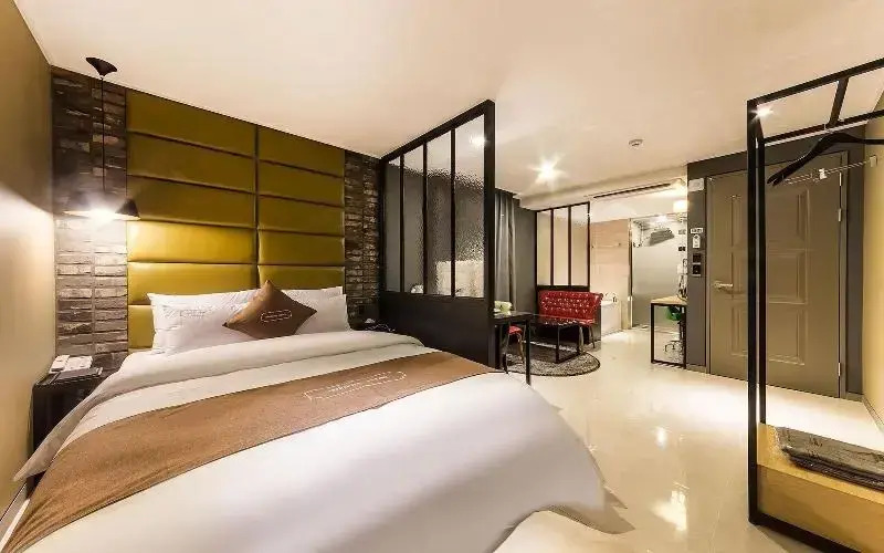 Docking Hotel