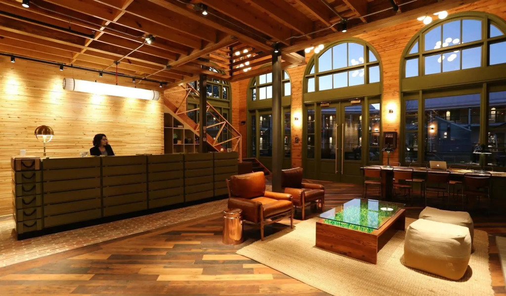 Cavalry Court, by Valencia Hotel Collection