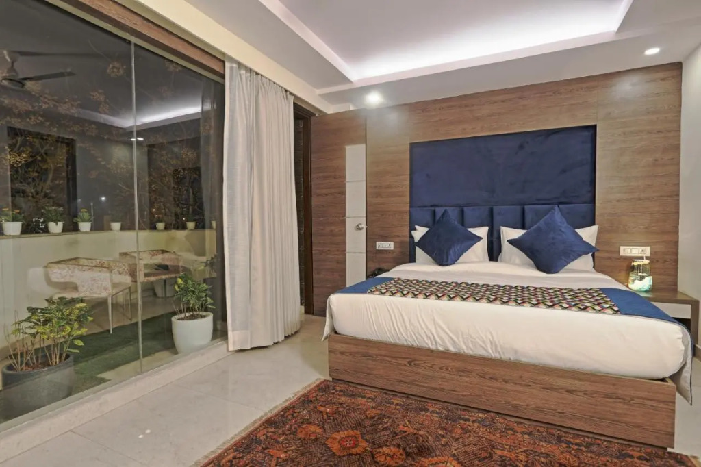 Hotel Cardinal Express OXMO Delhi Airport