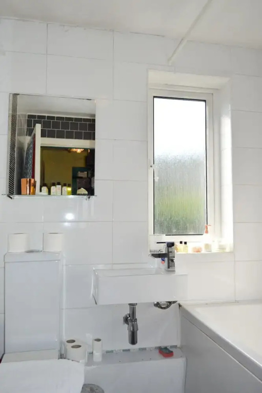 Bohemian 1 Bedroom Apartment in Edinburgh