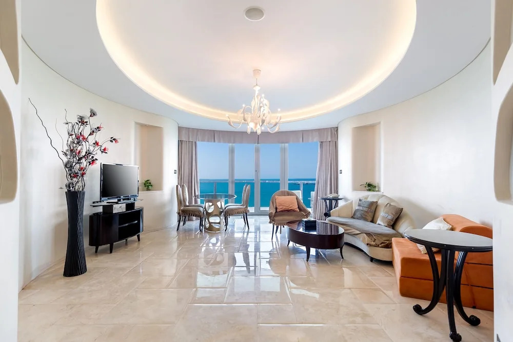 Yuejia Sea Apartment Phoenix Island