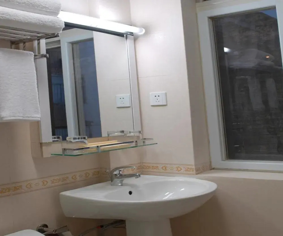 Kunming Impression Jinbi Hotel (Yunnan People's Hospital Branch)(昆明印象金碧酒店(云南省人民医院店))