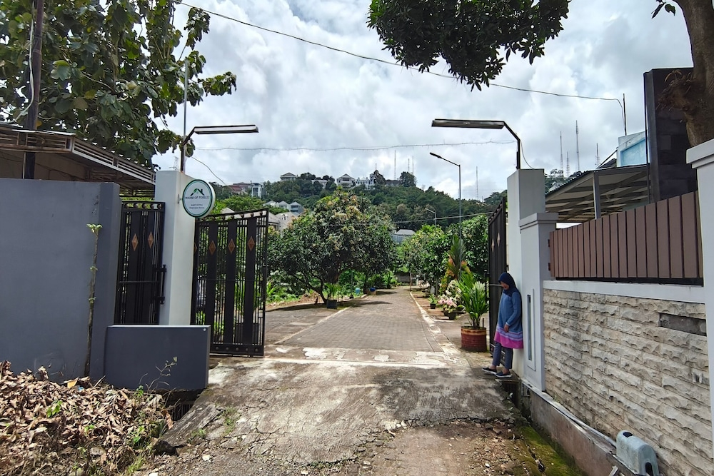Hotel O House Of Fosil Syariah