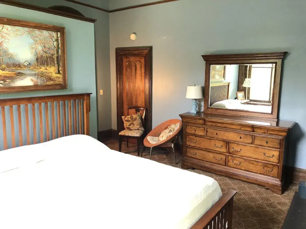 Shaw Mansion Inn