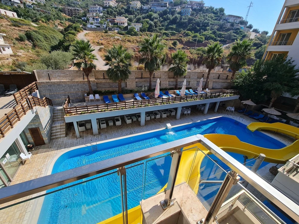 Holiday One Bedroom Sea View Apartment Vlore