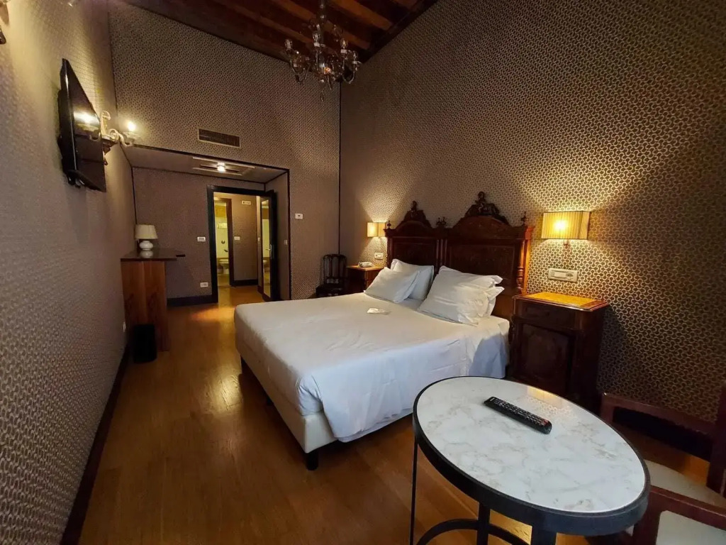 Hotel Saturnia & International
