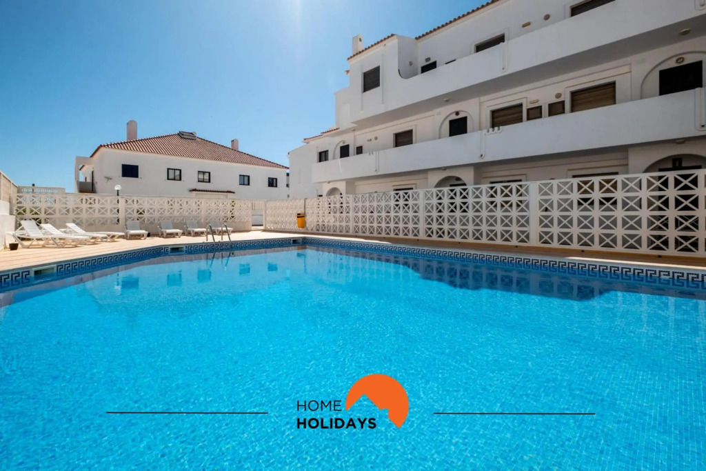#007 Foxy W - 3 min Walk To the Beach New Town pool
