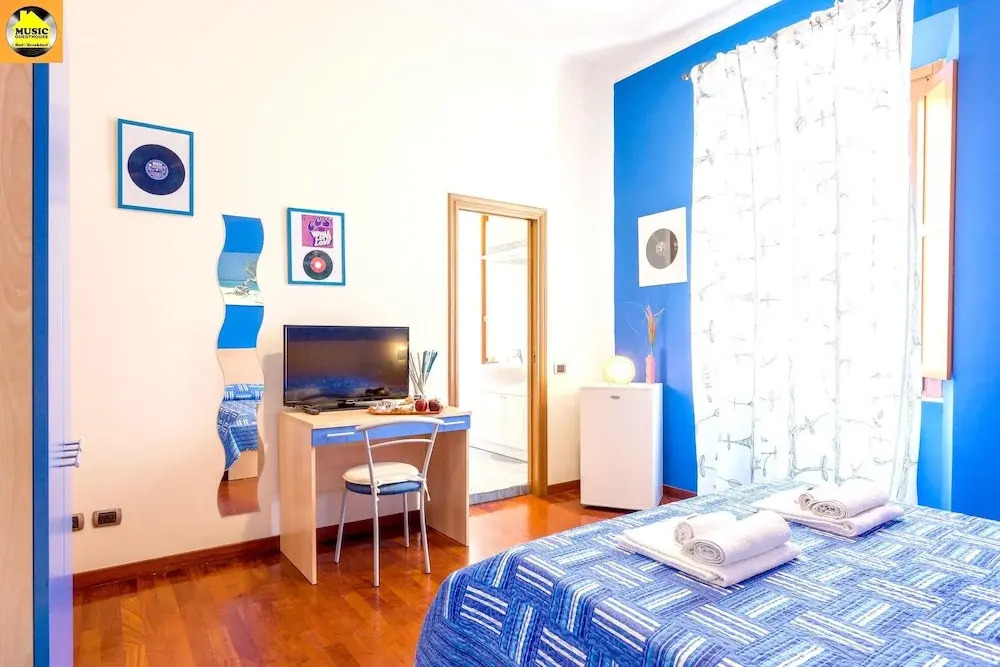 Apartment with 3 Bedrooms in Roma, with Wonderful City View And Wifi - 10 Km From the Beach