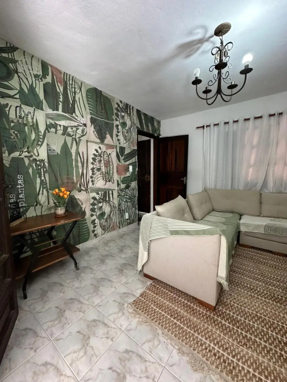 Sítio com piscina e lareira