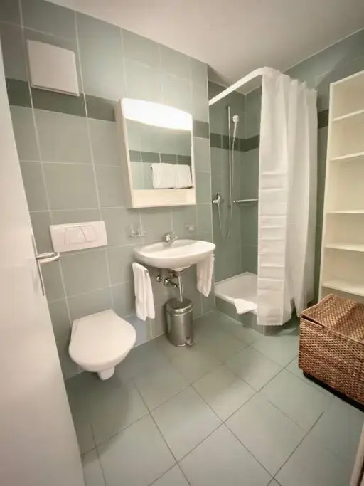 Your bright and spacious apartment by the lake