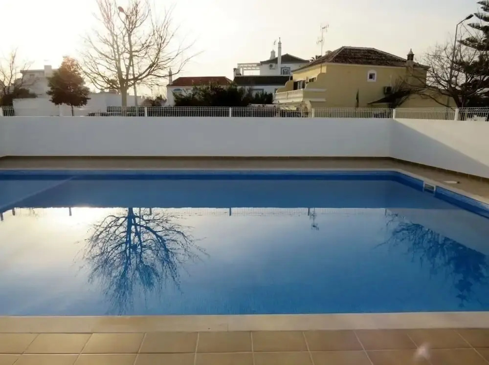 2 Bed Apartment With com Pool