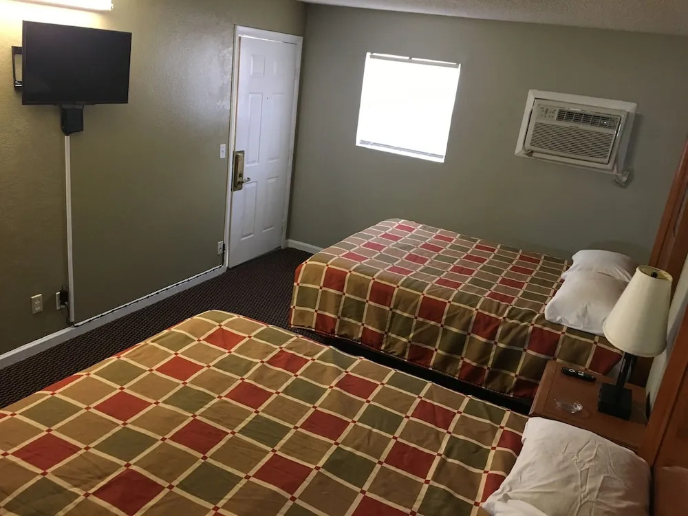 Red Carpet Motel