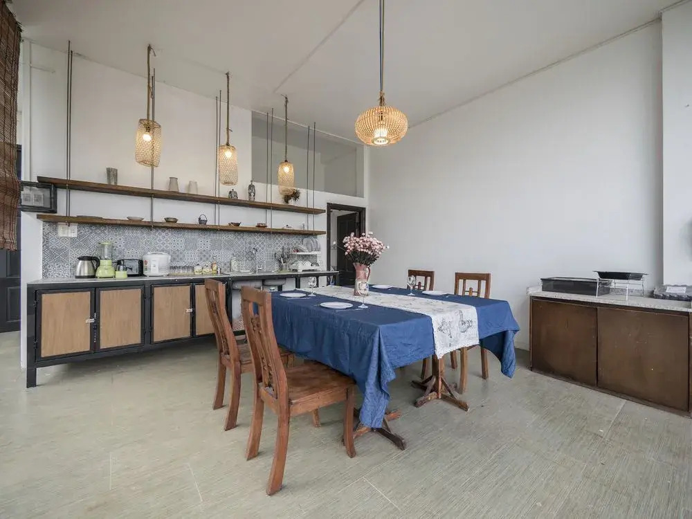 Cafe & Homestay 1986