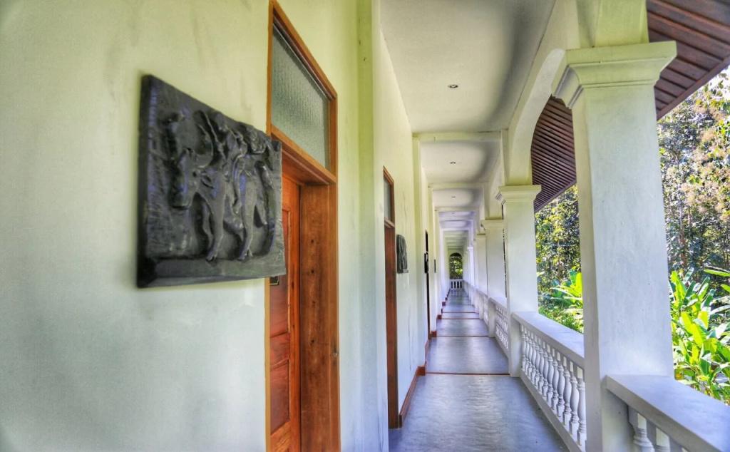 Mahout Hotel