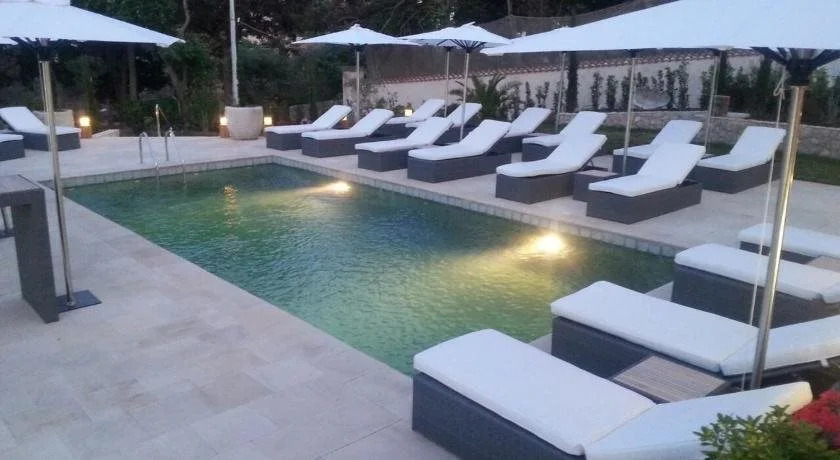 Dolphin Suites
