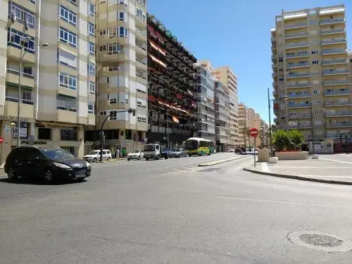 Apartamento Cantabrico junto a la playa y al Hospital Puerta del Mar