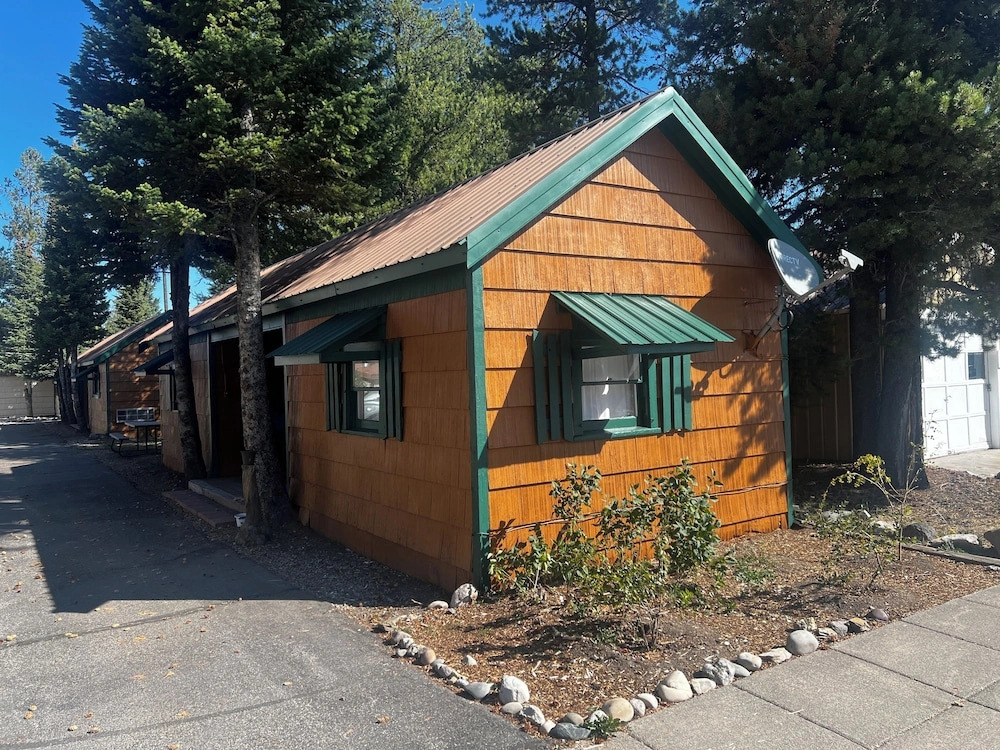 Pioneer Motel