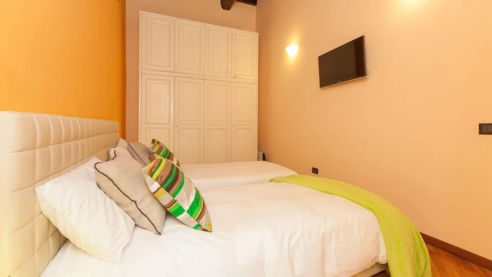 Rental in Rome Crociferi 2