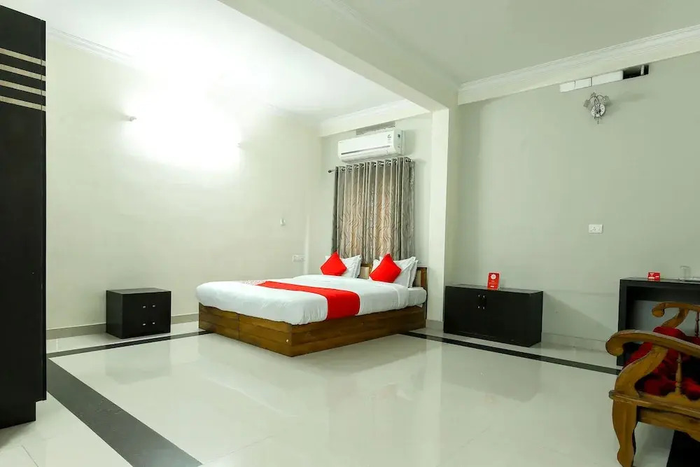 OYO Flagship 16623 Kubeira Homestay