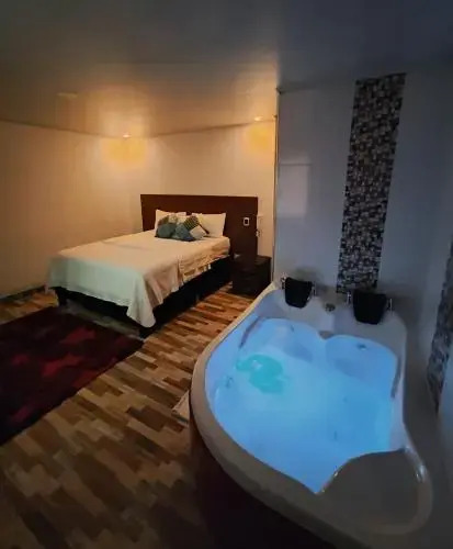 Hotel 80 Real