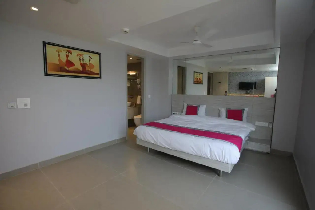 Hotel Kailash Plaza