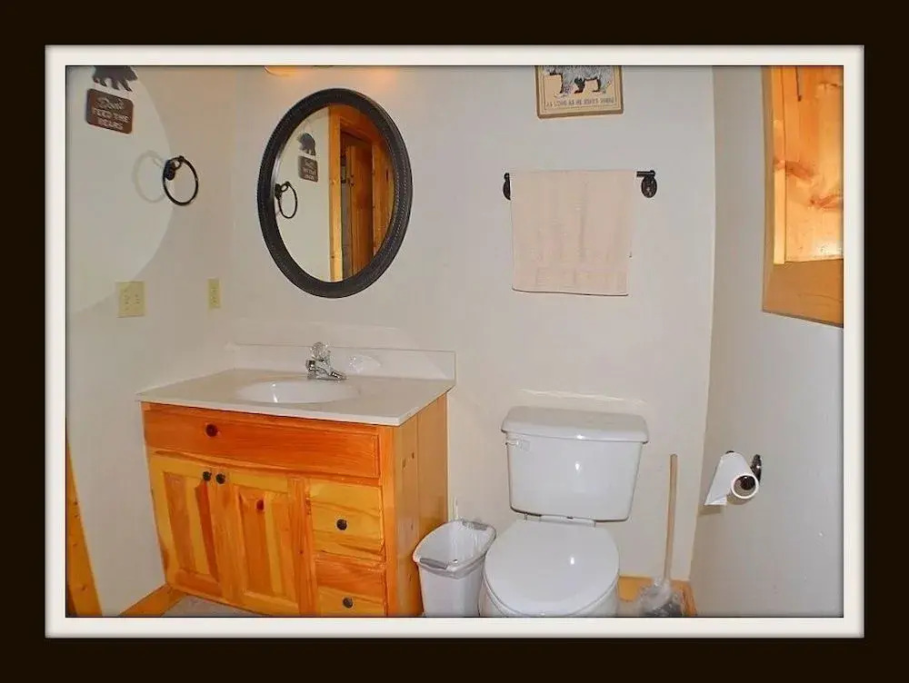 Picture Perfect 2 Bedroom Cabin by RedAwning
