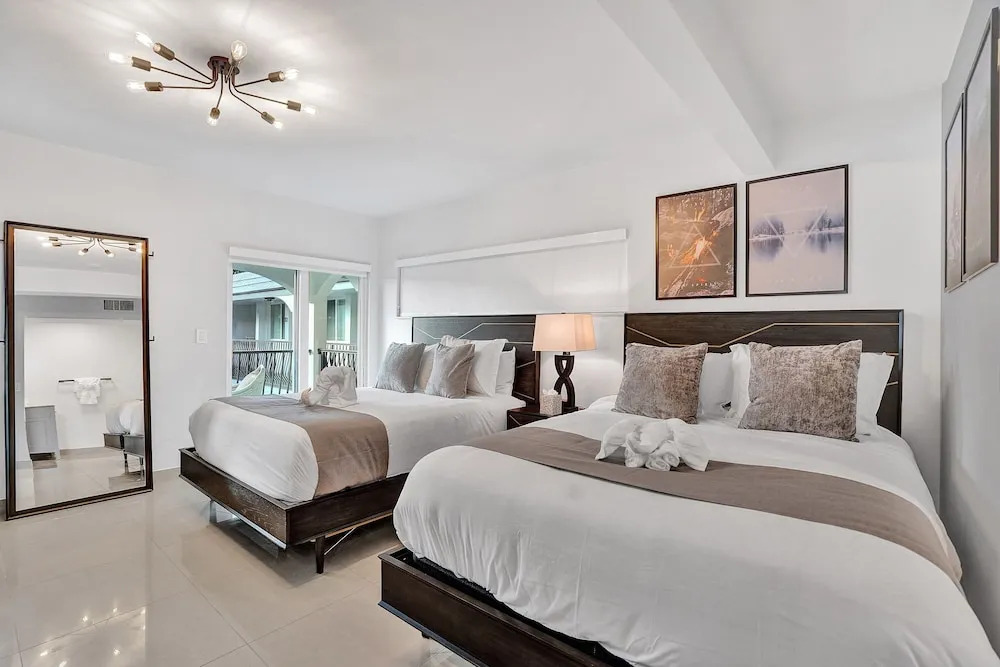 Bright Beachside Getaway