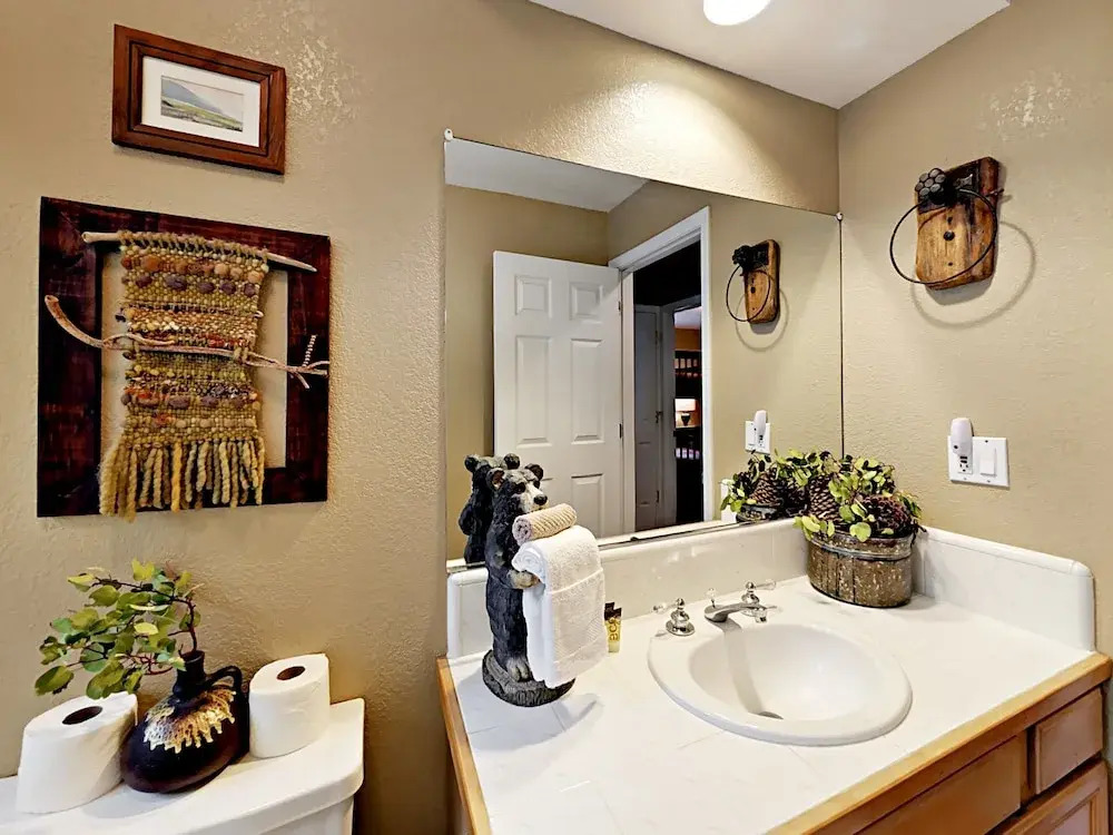 Totally Remodeled Cabin in South Lake Tahoe by RedAwning