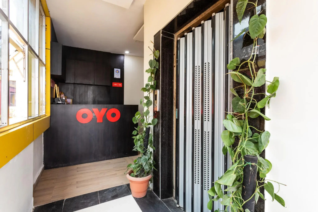 OYO 30860 Sun Palace