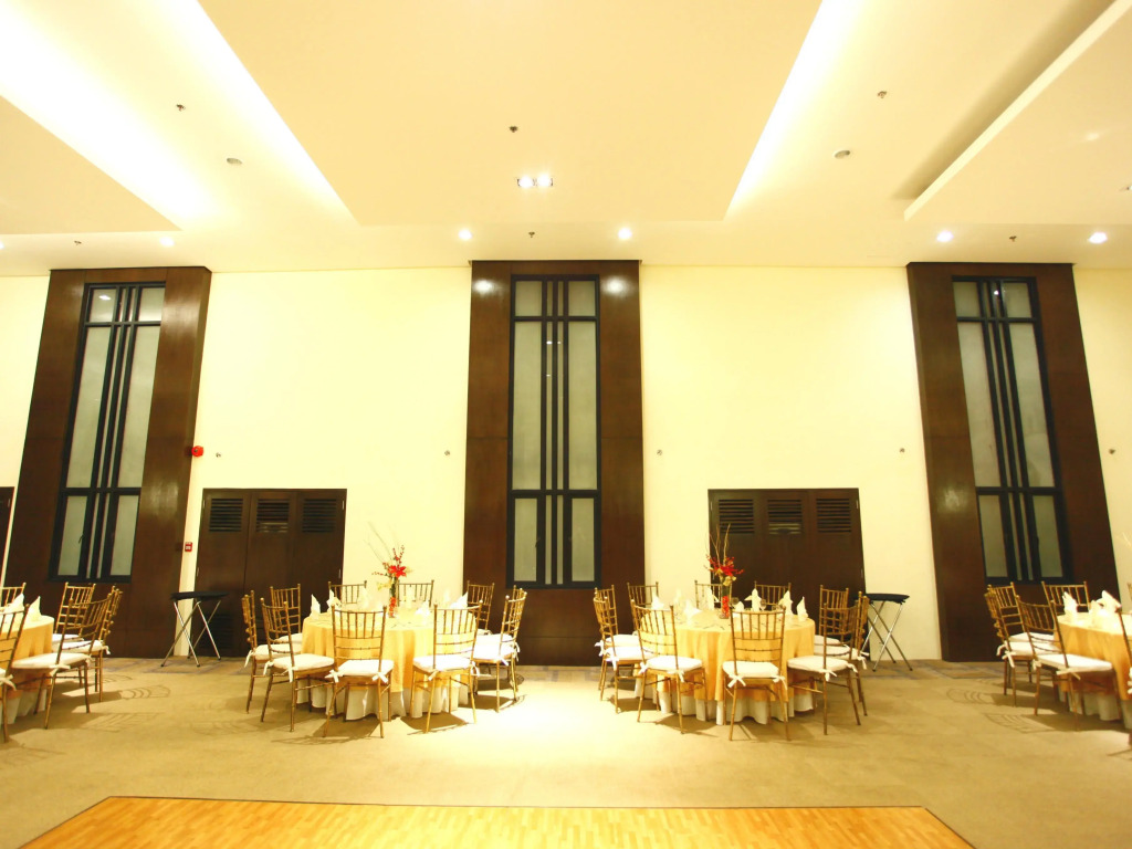 The Oracle Hotel