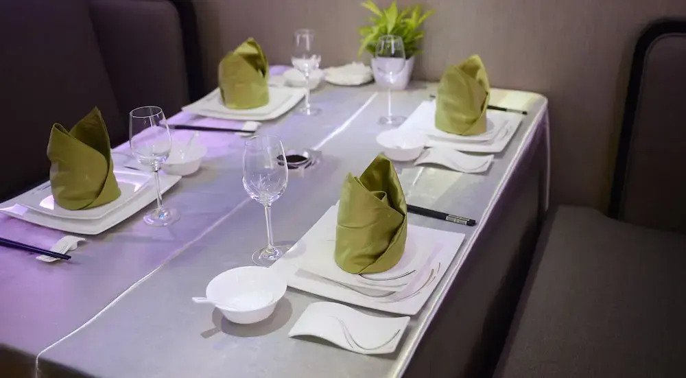 Rezen Minwoo Hotel (Twin Towers Global Center)