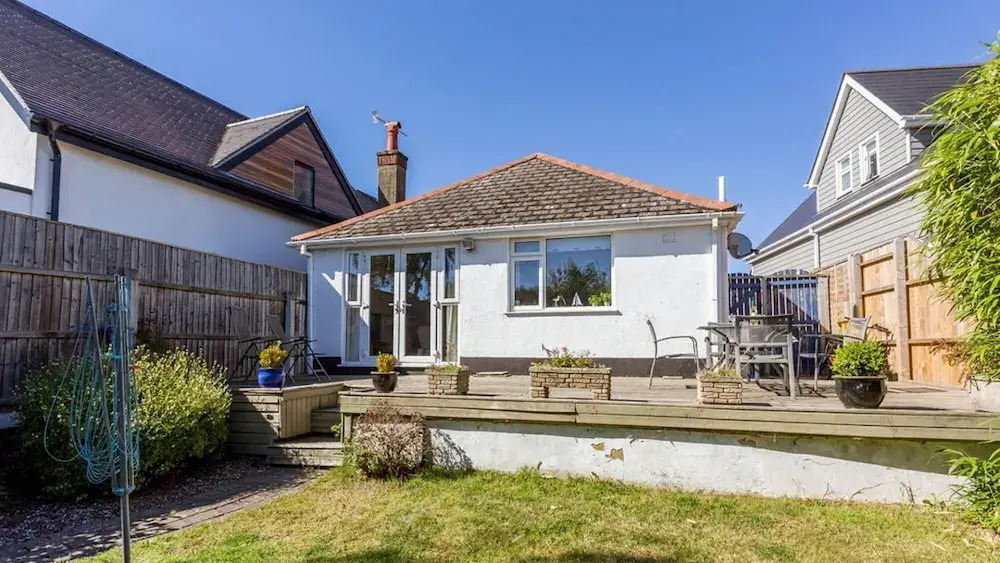 Woodstock in Poole With 2 Bedrooms and 1 Bathrooms