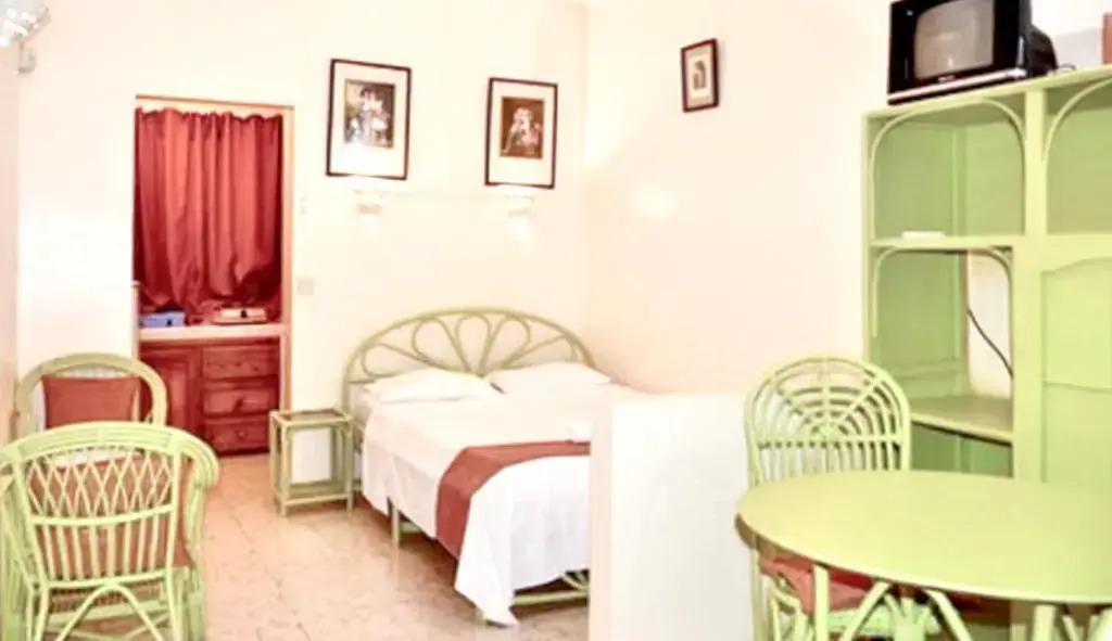 Studio in Pereybere, With Pool Access, Furnished Terrace and Wifi - 1
