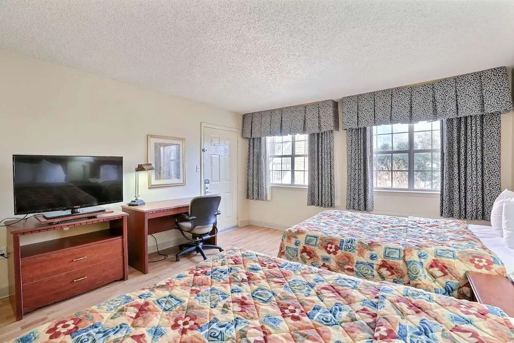 Plano Inn & Suites