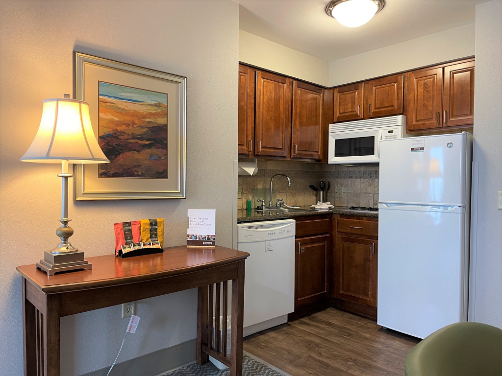 Staybridge Suites Milwaukee West-Oconomowoc by IHG