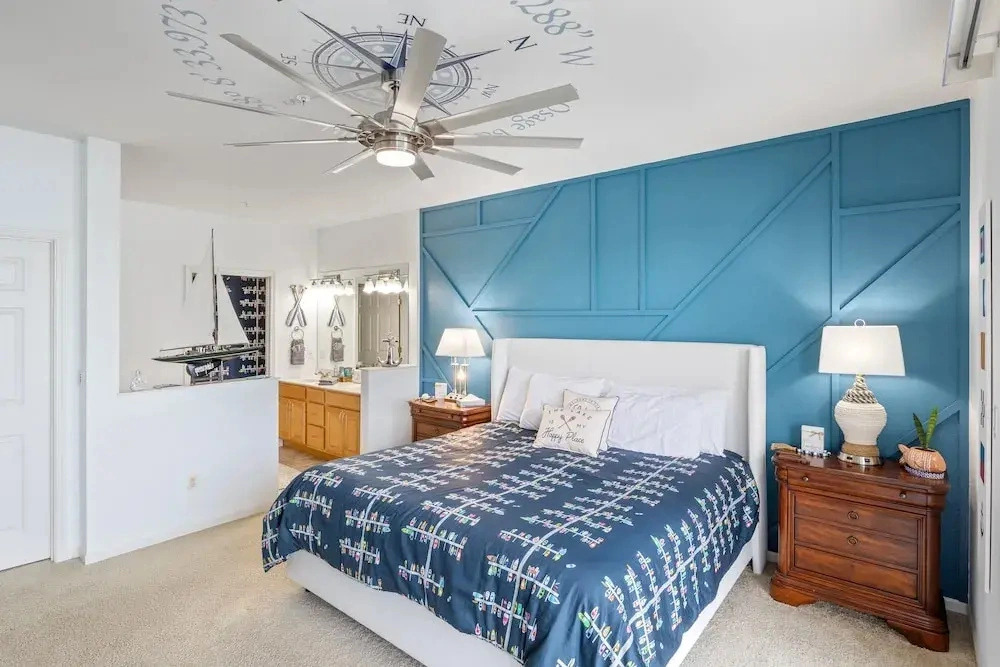 Nautical-inspired Lakefront Unit w/ Awesome Views